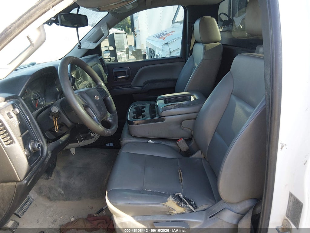 2016 Chevrolet Silverado 3500HD Chassis WT photo 8