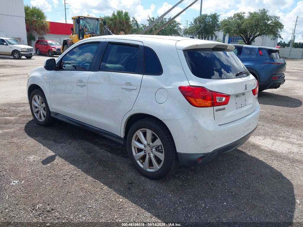 2015 Mitsubishi Outlander Sport ES photo 3