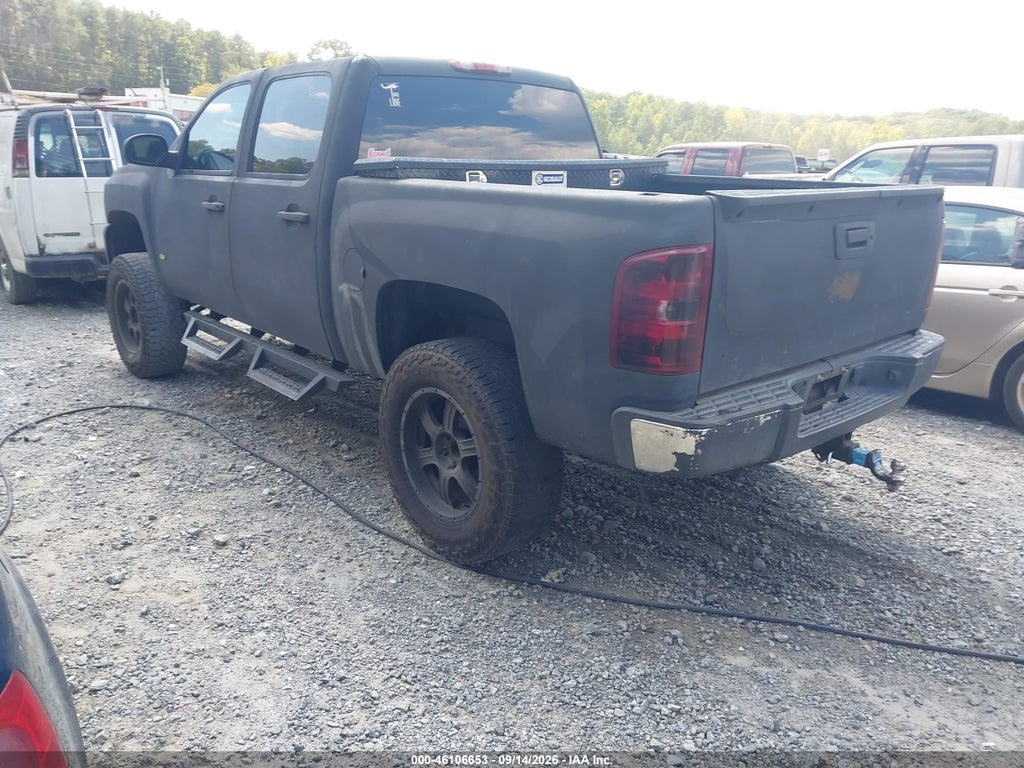 2009 Chevrolet Silverado 1500 LT photo 3