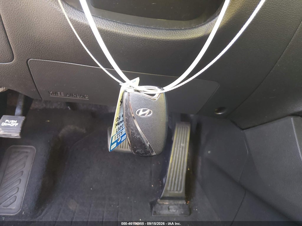2017 Hyundai Santa FE Sport 2.4L photo 11