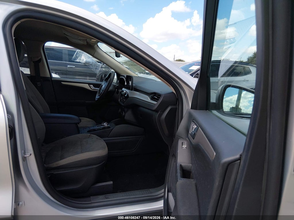 2020 Ford Escape SE photo 5