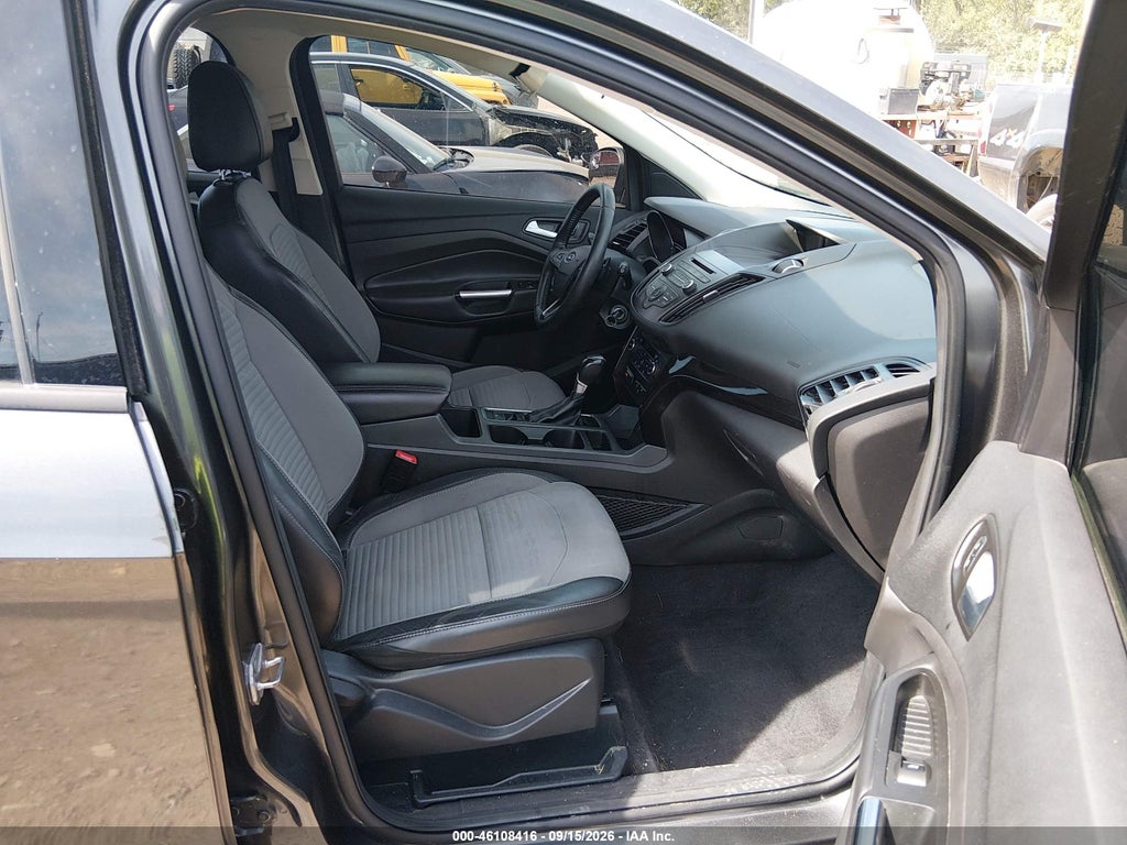 2017 Ford Escape SE photo 5