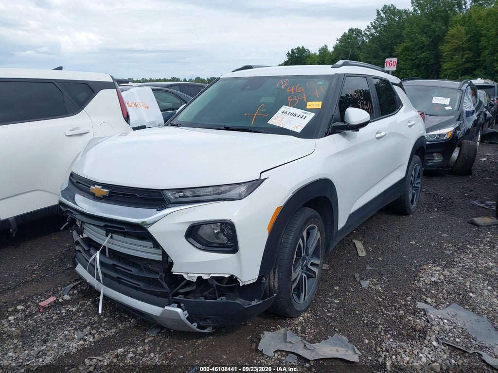 2023 Chevrolet Trailblazer FWD LT photo 2
