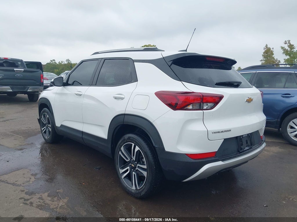 2023 Chevrolet Trailblazer FWD LT photo 3