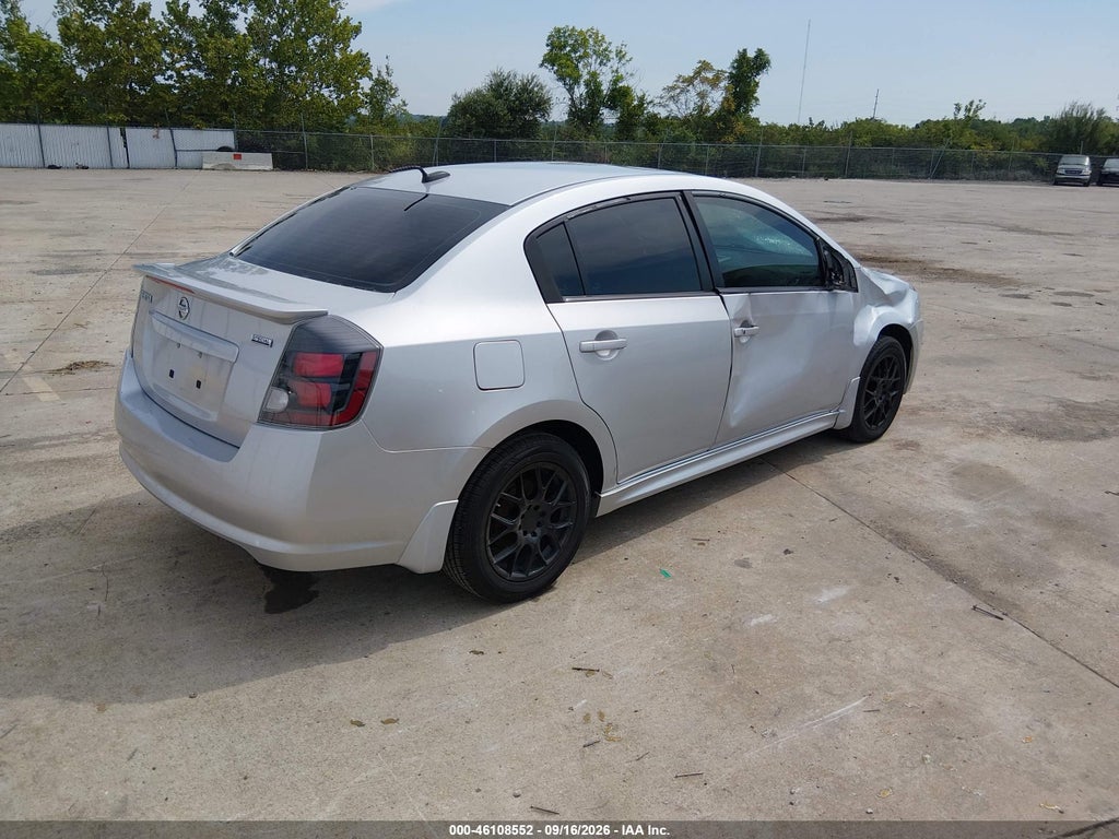 2012 Nissan Sentra 2.0 SR photo 4