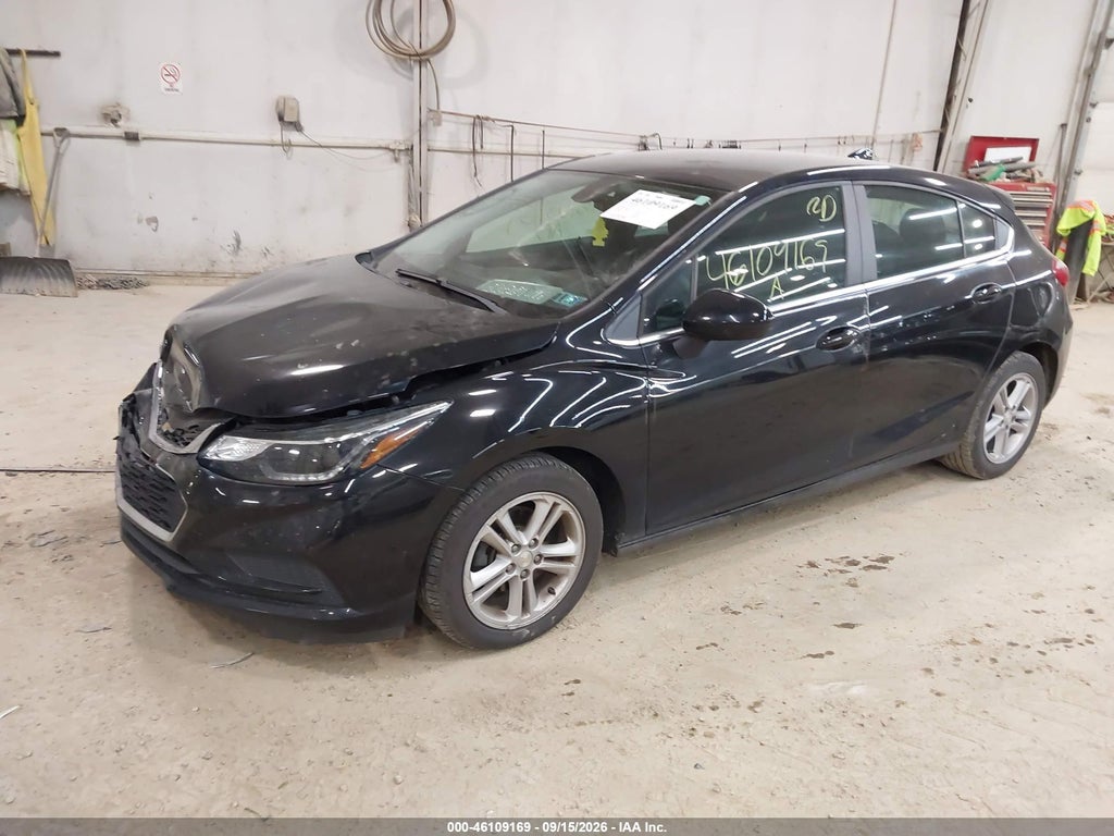 2017 Chevrolet Cruze LT Auto photo 2