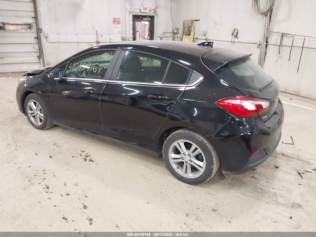 2017 Chevrolet Cruze LT Auto photo 3