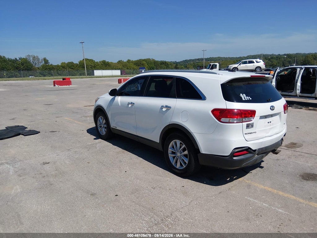 2016 Kia Sorento 3.3L LX photo 3