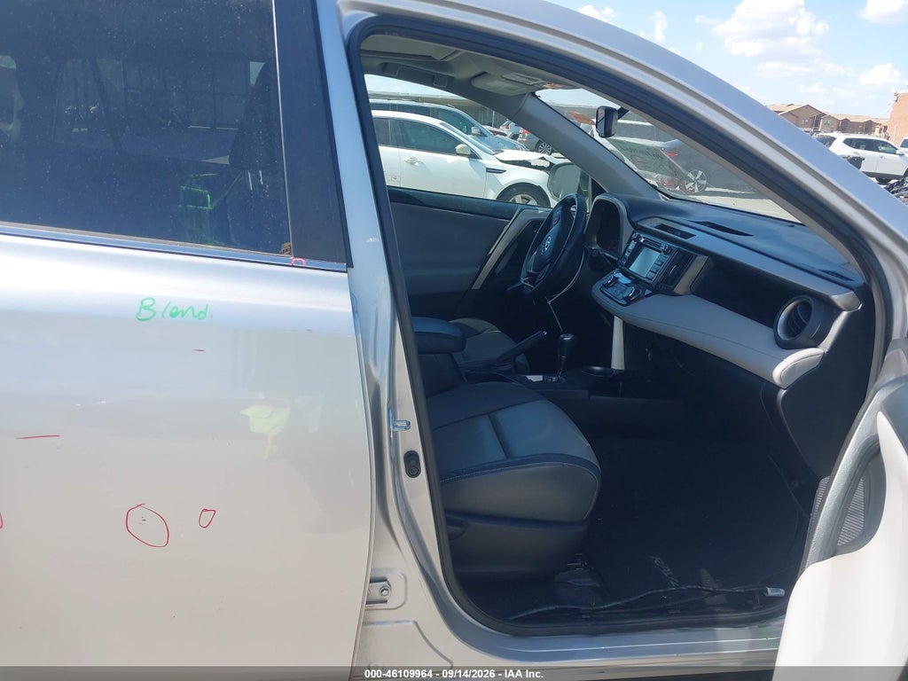2015 Toyota RAV4 Limited photo 5