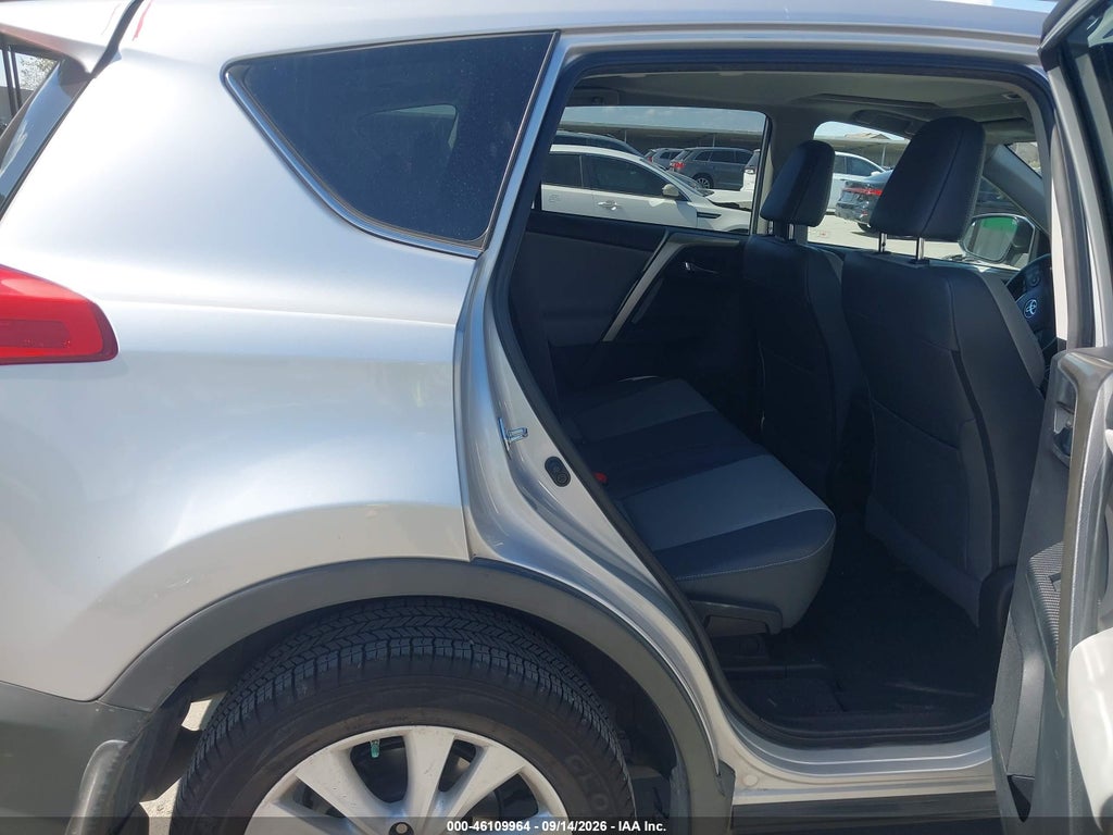 2015 Toyota RAV4 Limited photo 8