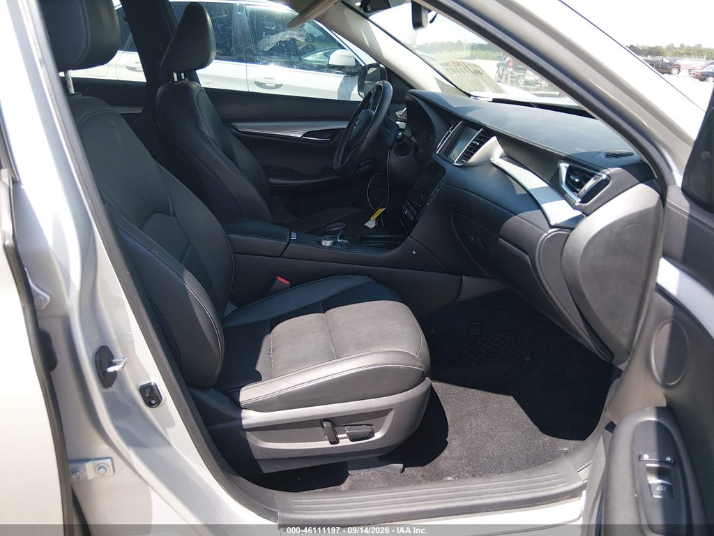 2019 Infiniti QX50 Luxe photo 5