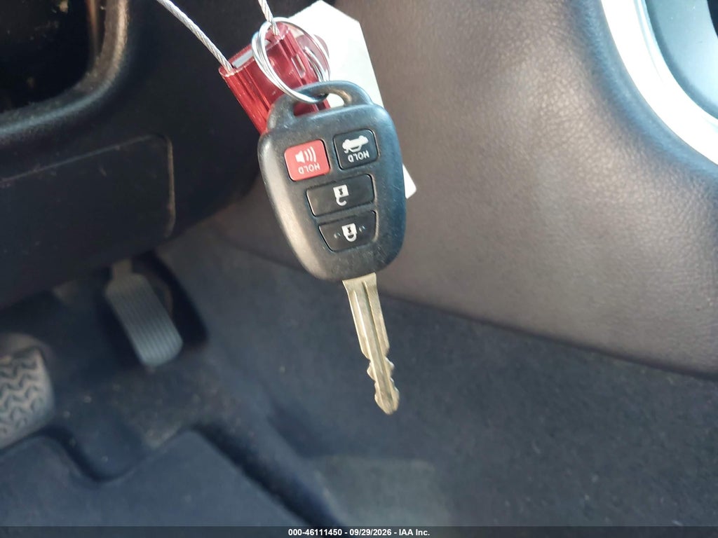 2016 Toyota Camry XSE photo 11