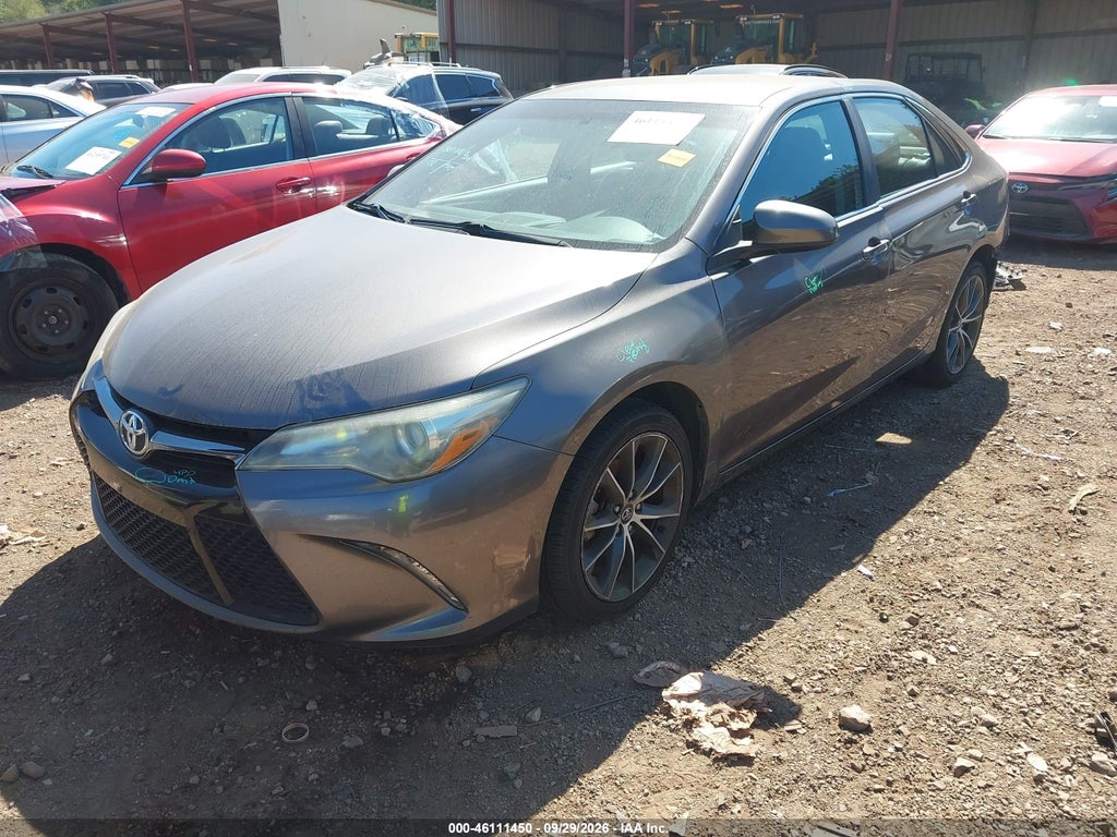 2016 Toyota Camry XSE photo 2