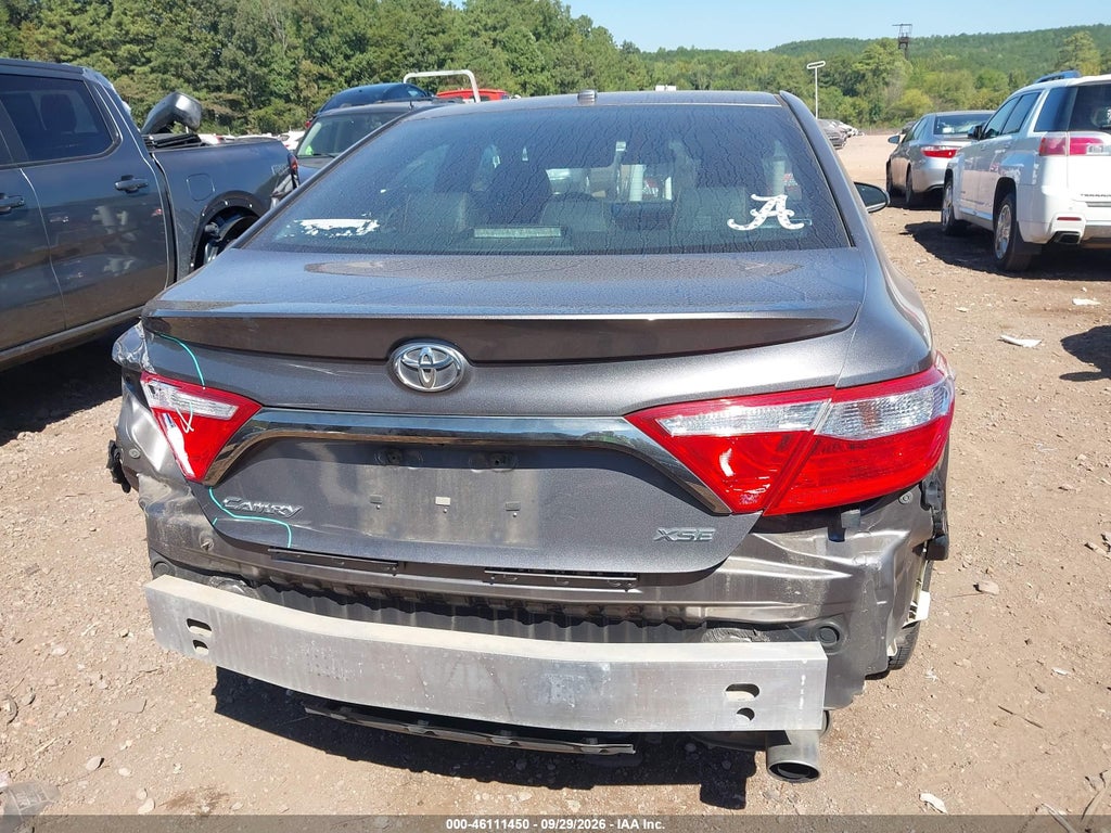 2016 Toyota Camry XSE photo 6