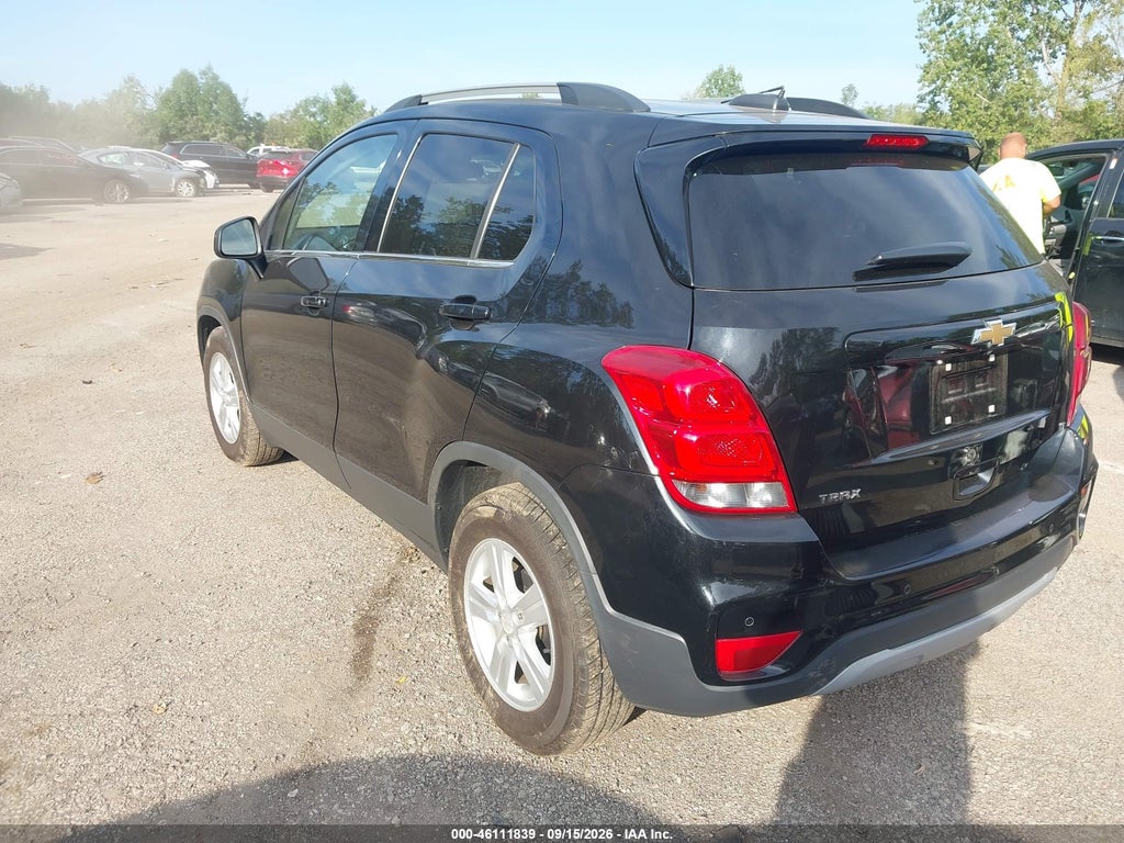 2017 Chevrolet Trax LT photo 3