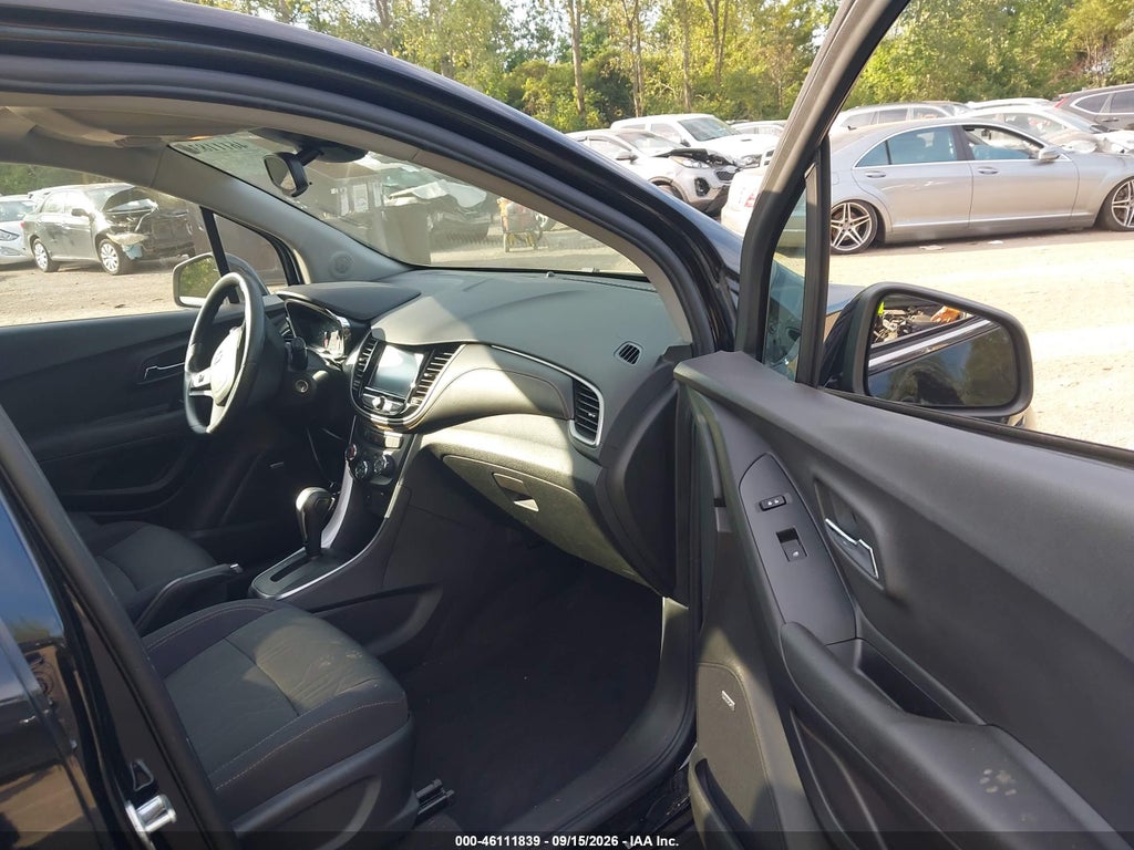 2017 Chevrolet Trax LT photo 5