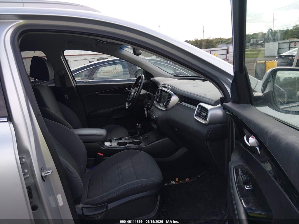 2017 Kia Sorento 2.4L LX photo 5