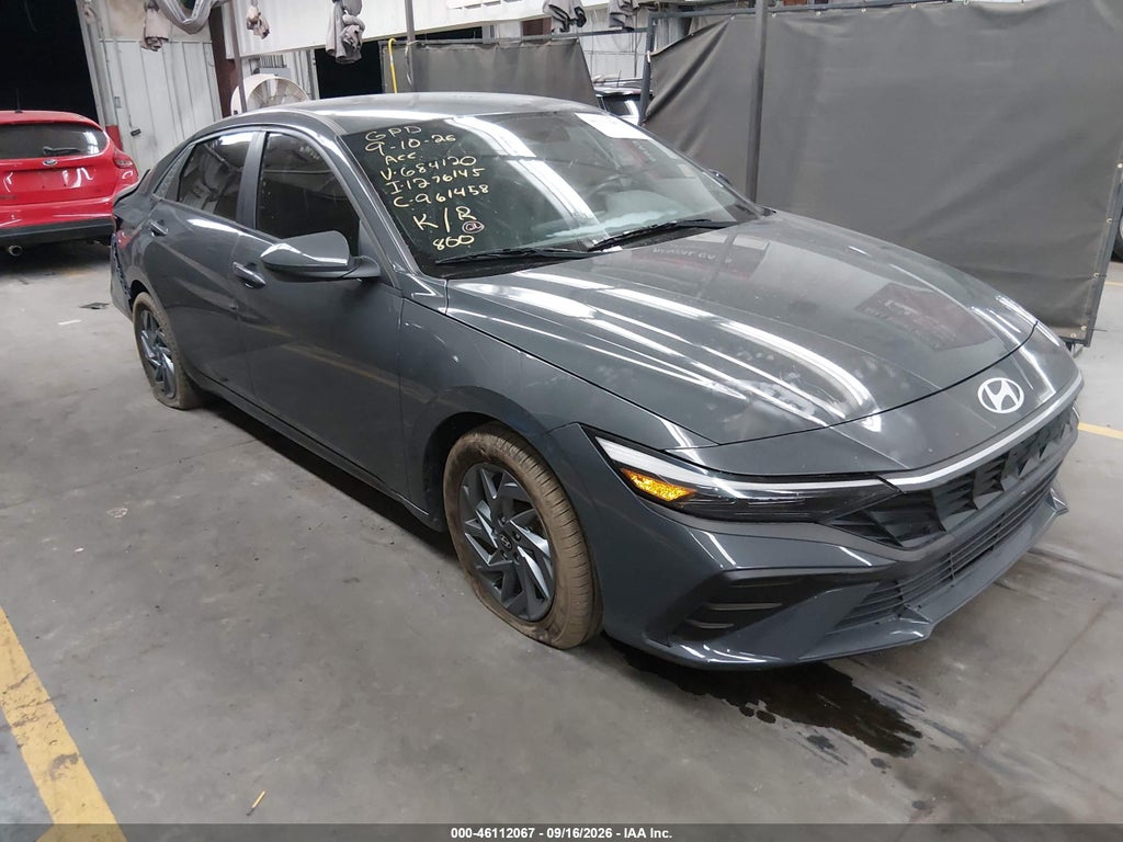 2024 Hyundai Elantra SEL photo 1