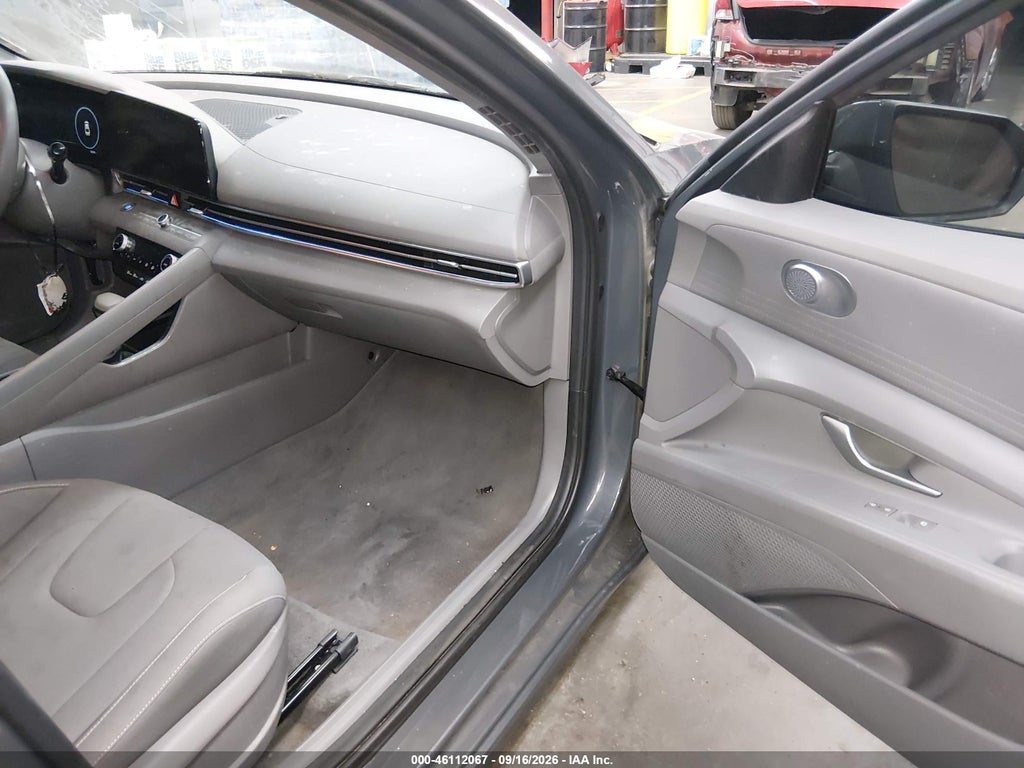 2024 Hyundai Elantra SEL photo 5