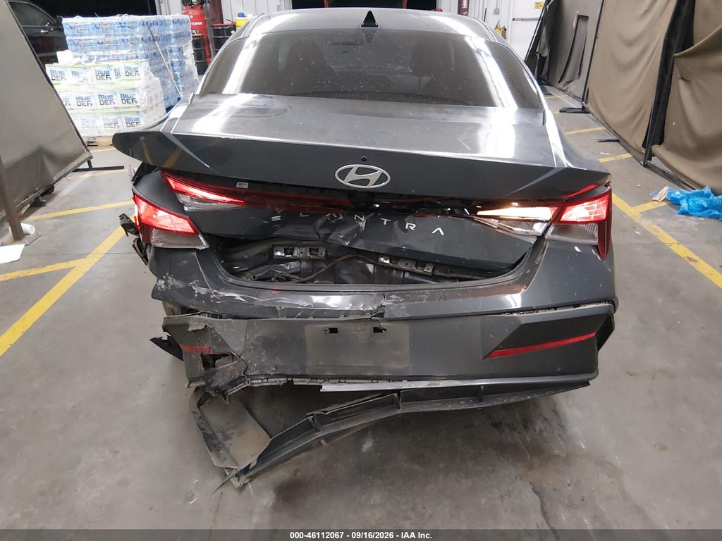 2024 Hyundai Elantra SEL photo 6