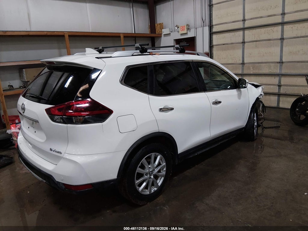 2019 Nissan Rogue SV photo 4
