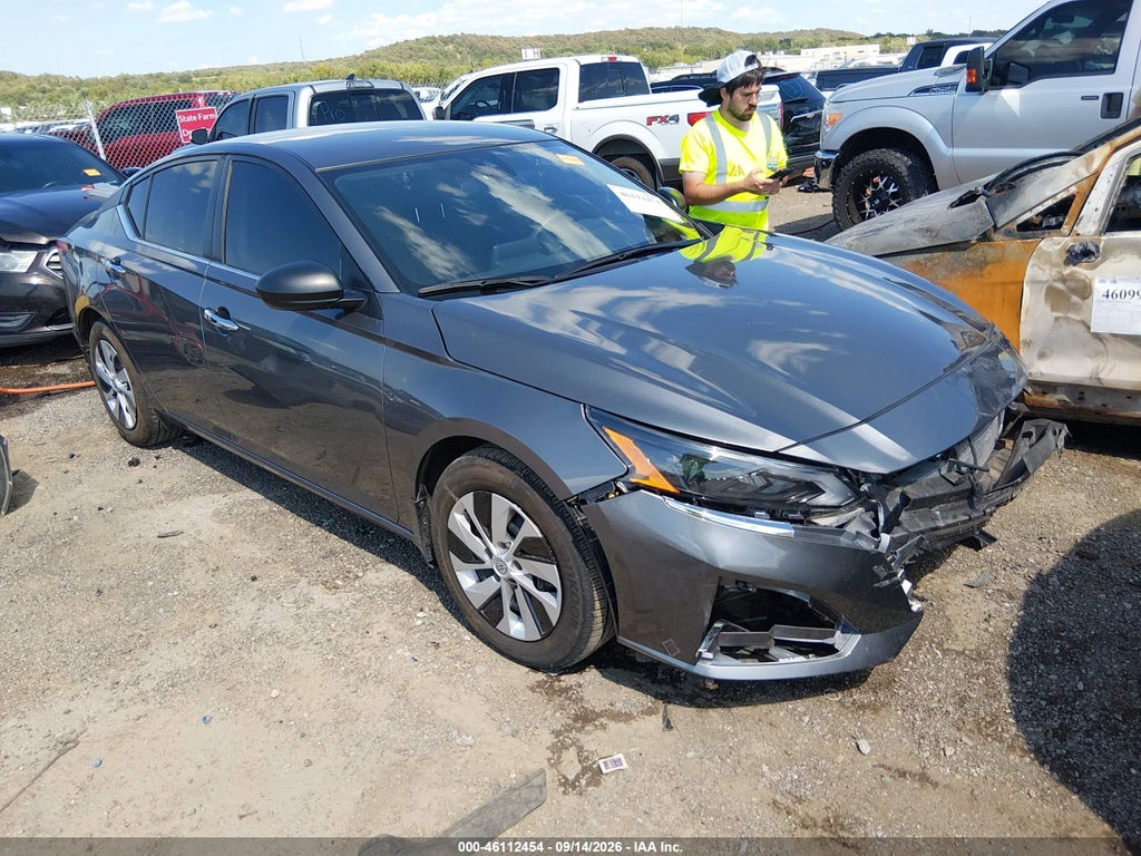 2025 Nissan Altima S FWD photo 1