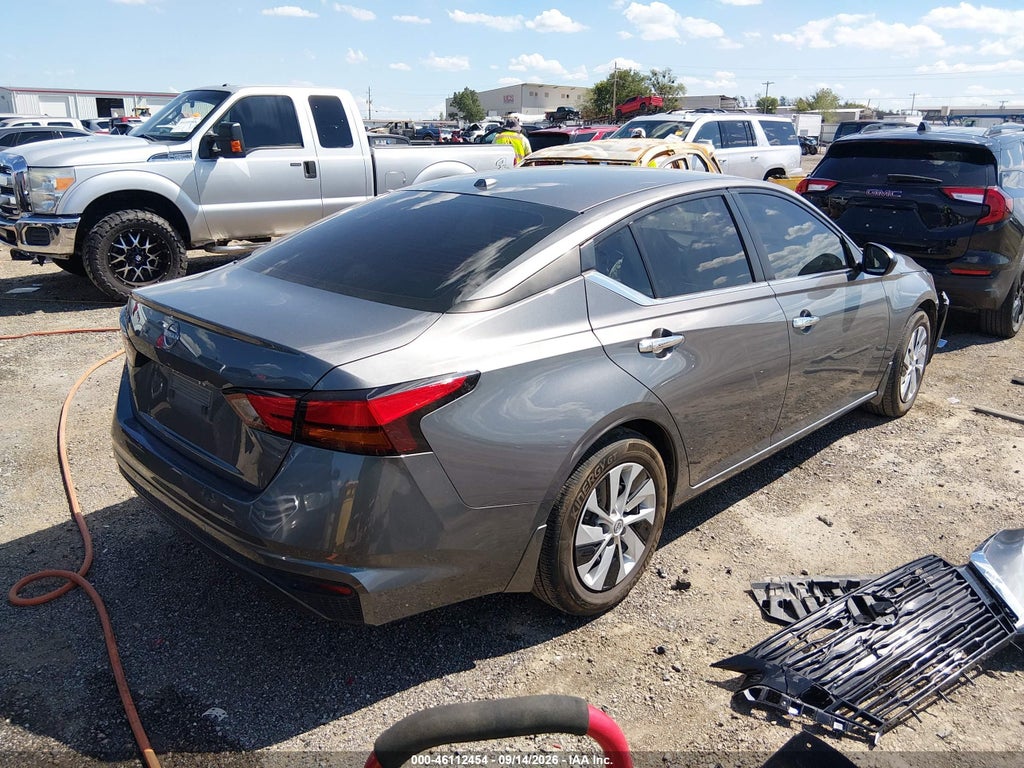 2025 Nissan Altima S FWD photo 4