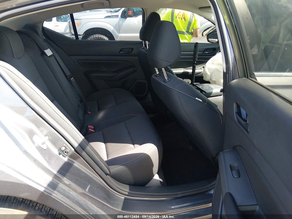 2025 Nissan Altima S FWD photo 8