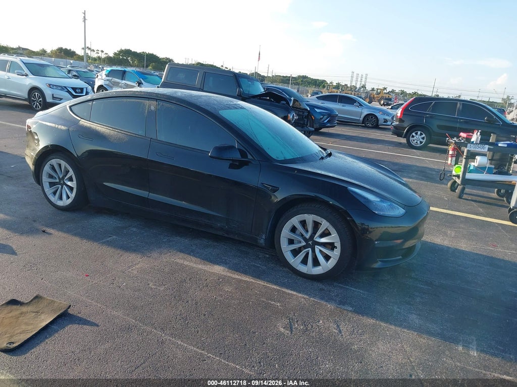 TESLA MODEL 3 2022