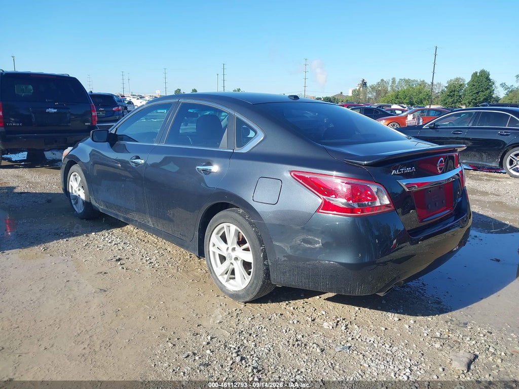 2013 Nissan Altima 2.5 SV photo 3