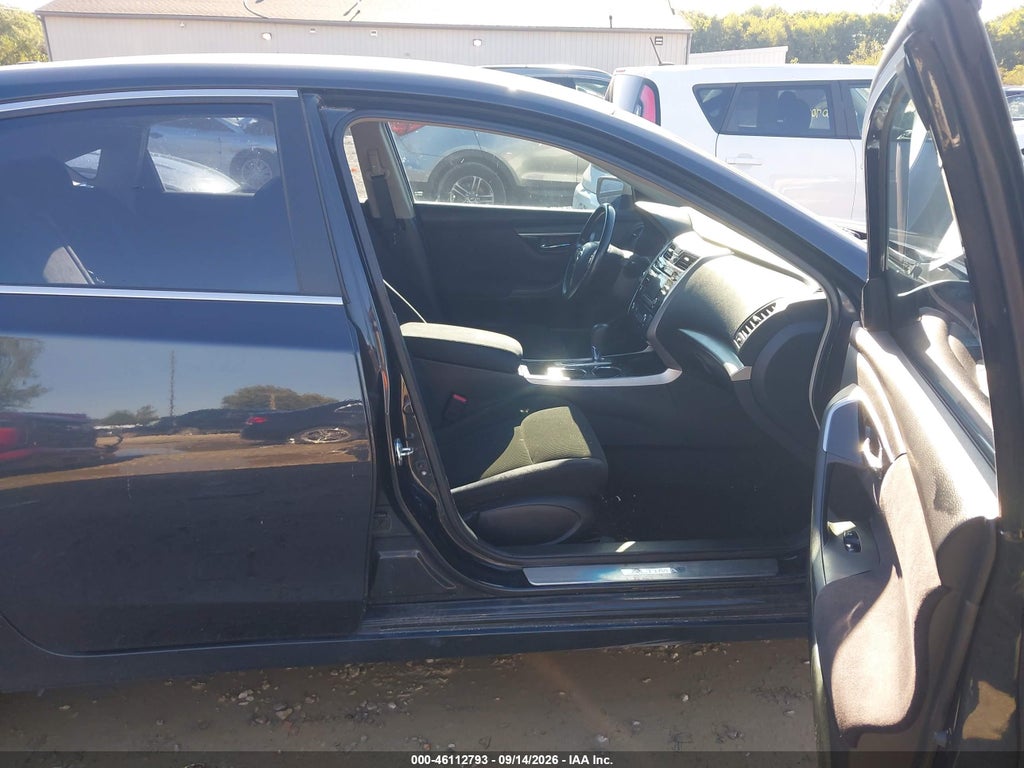 2013 Nissan Altima 2.5 SV photo 5