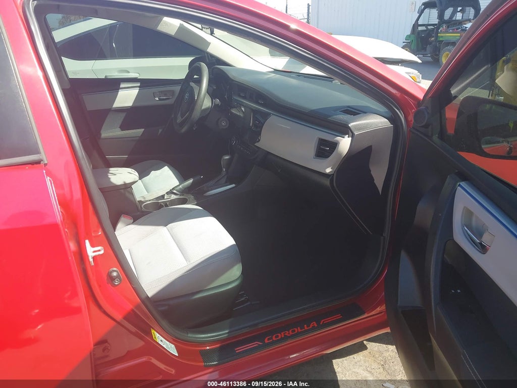 2016 Toyota Corolla LE photo 5