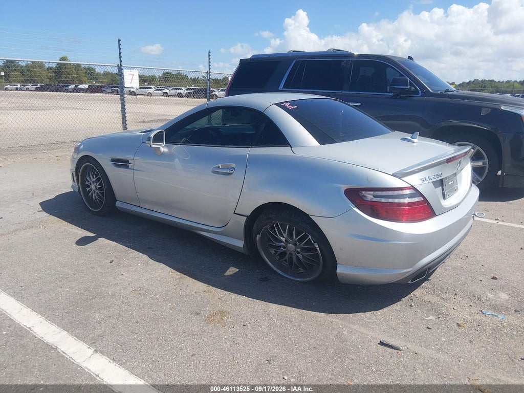 2013 Mercedes-Benz SLK 250 photo 3
