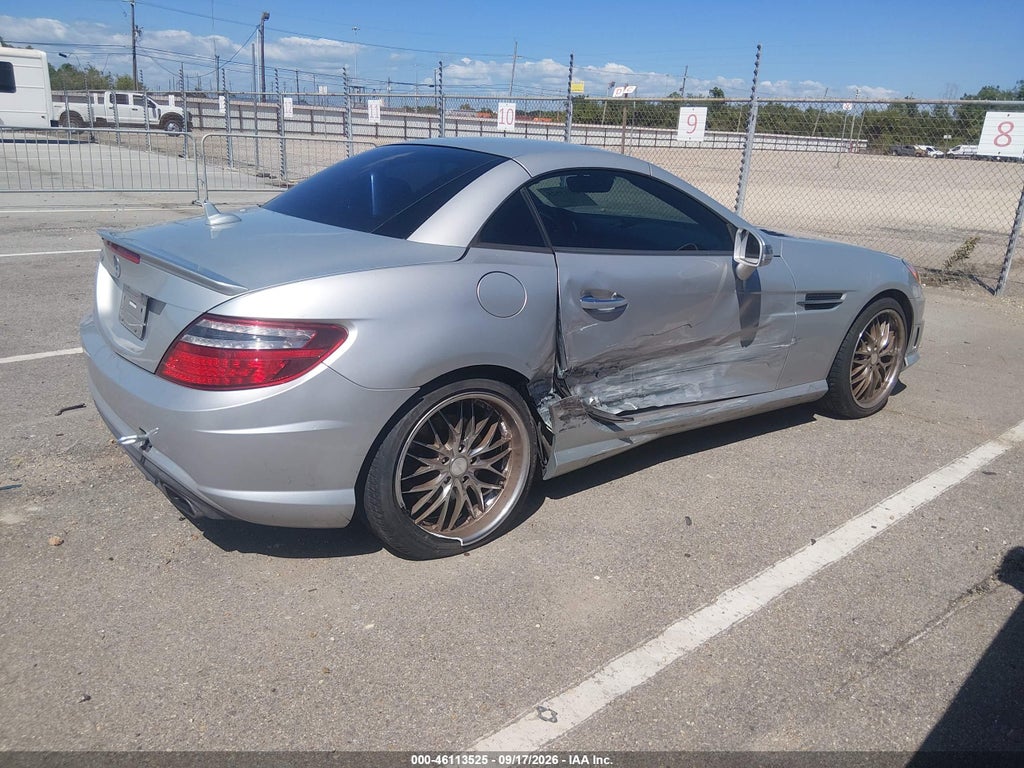 2013 Mercedes-Benz SLK 250 photo 4