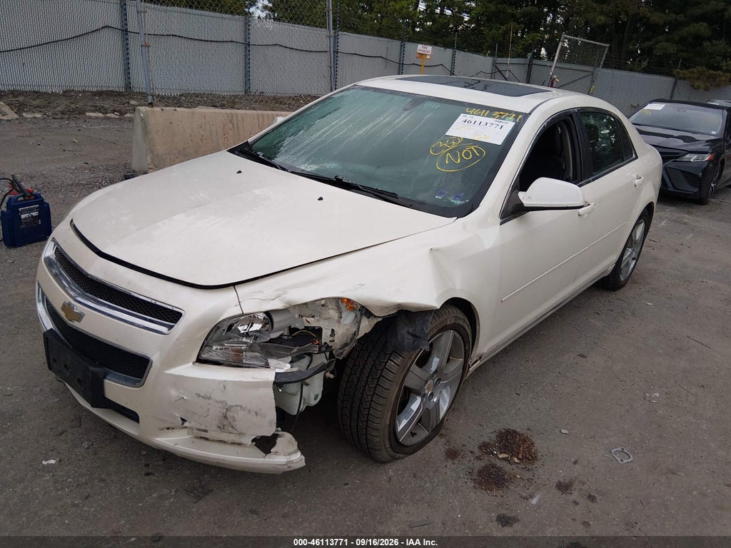 2011 Chevrolet Malibu 2LT photo 2