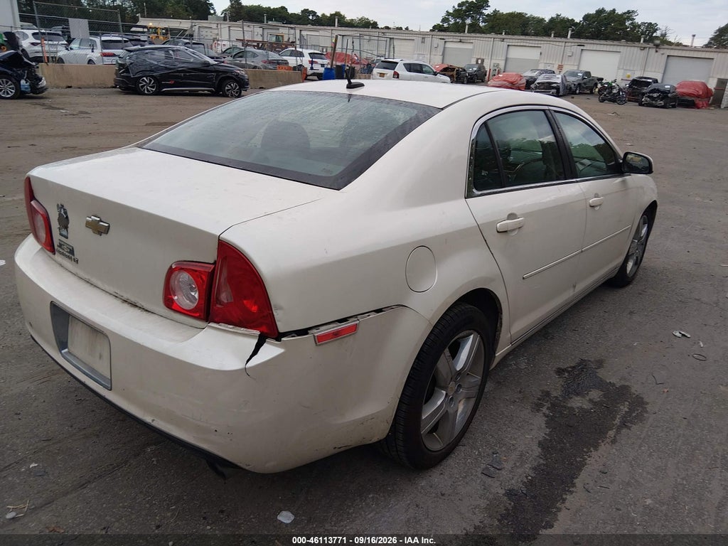 2011 Chevrolet Malibu 2LT photo 4