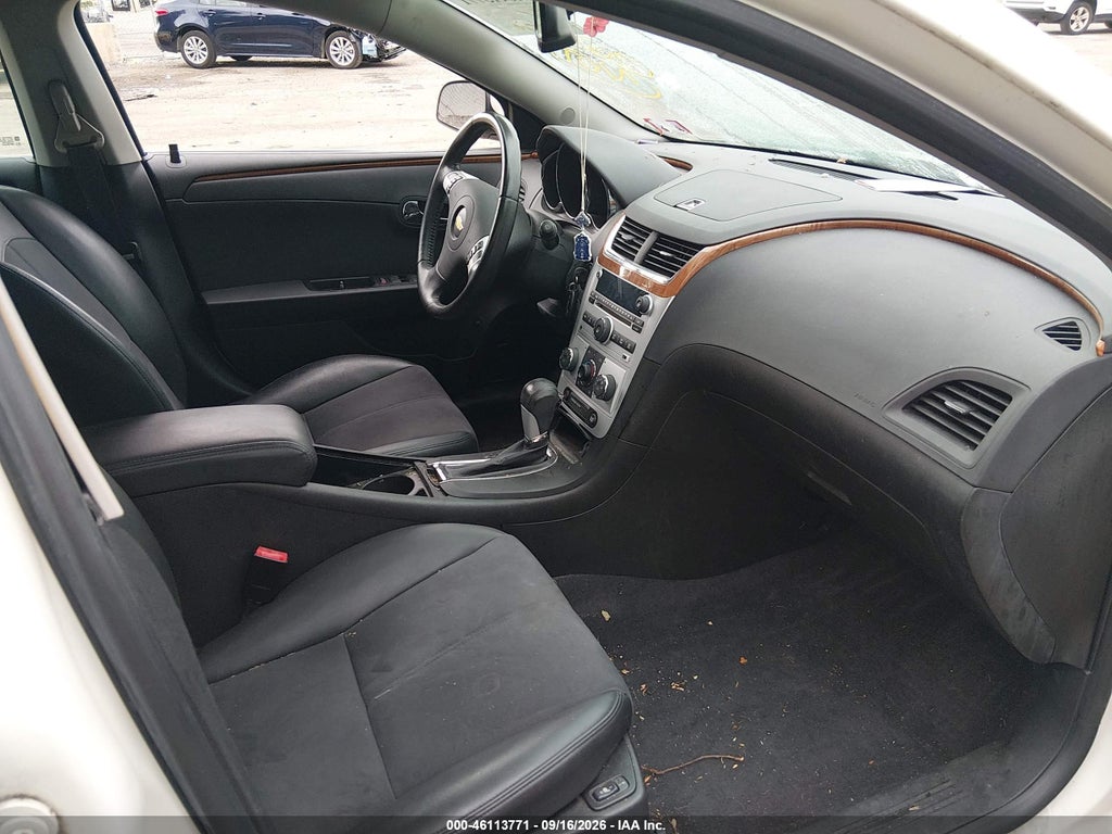 2011 Chevrolet Malibu 2LT photo 5