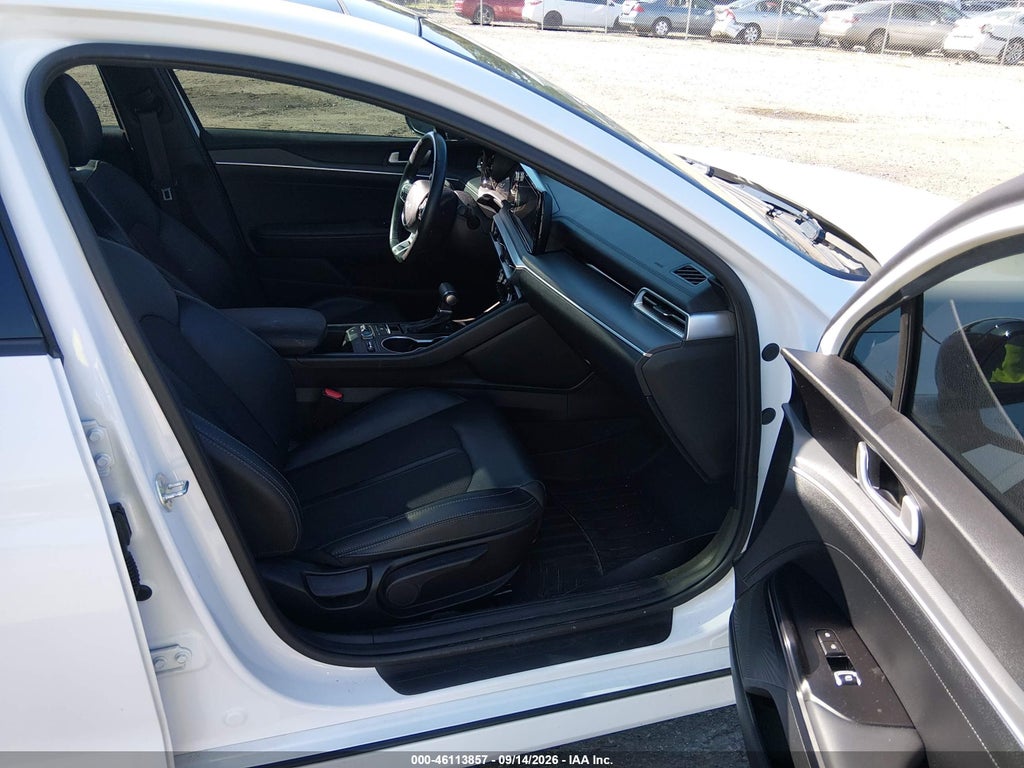 2024 Kia K5 GT-Line photo 5