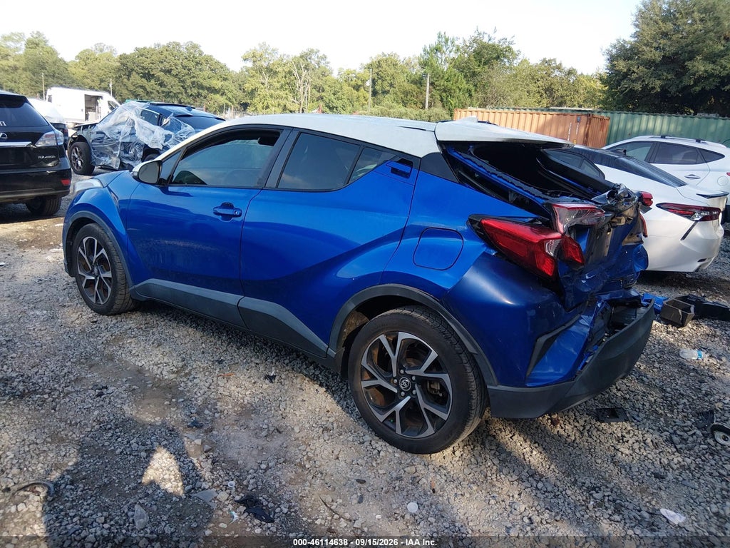 2018 Toyota C-HR XLE Premium photo 3