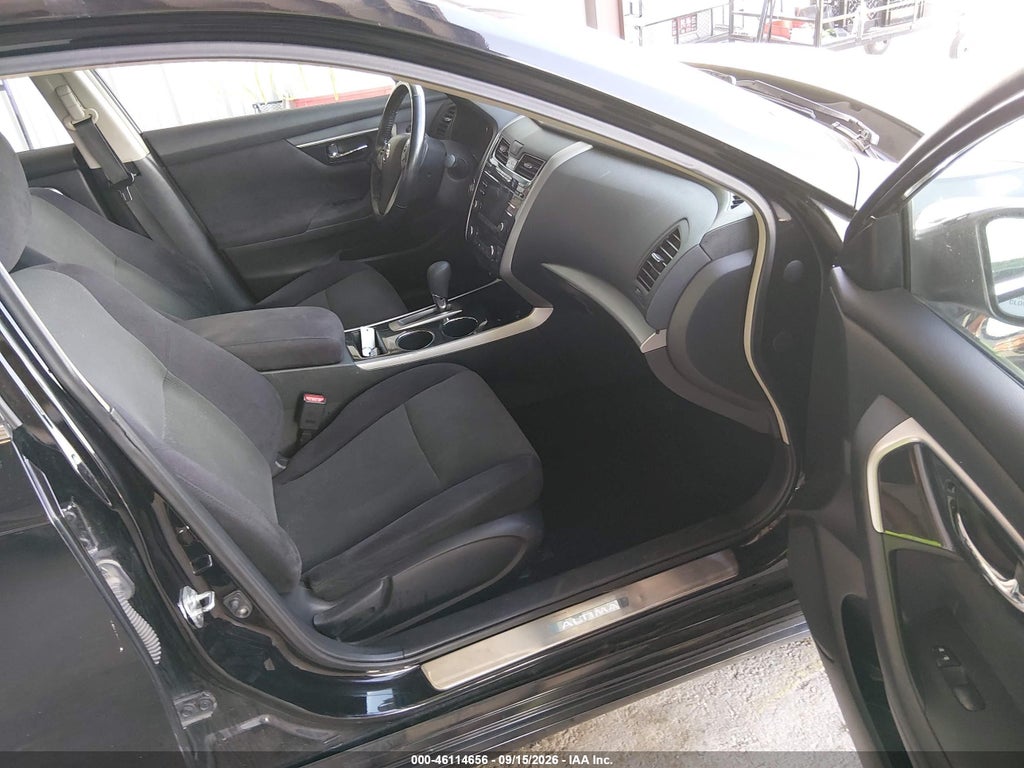 2013 Nissan Altima 2.5 SV photo 5