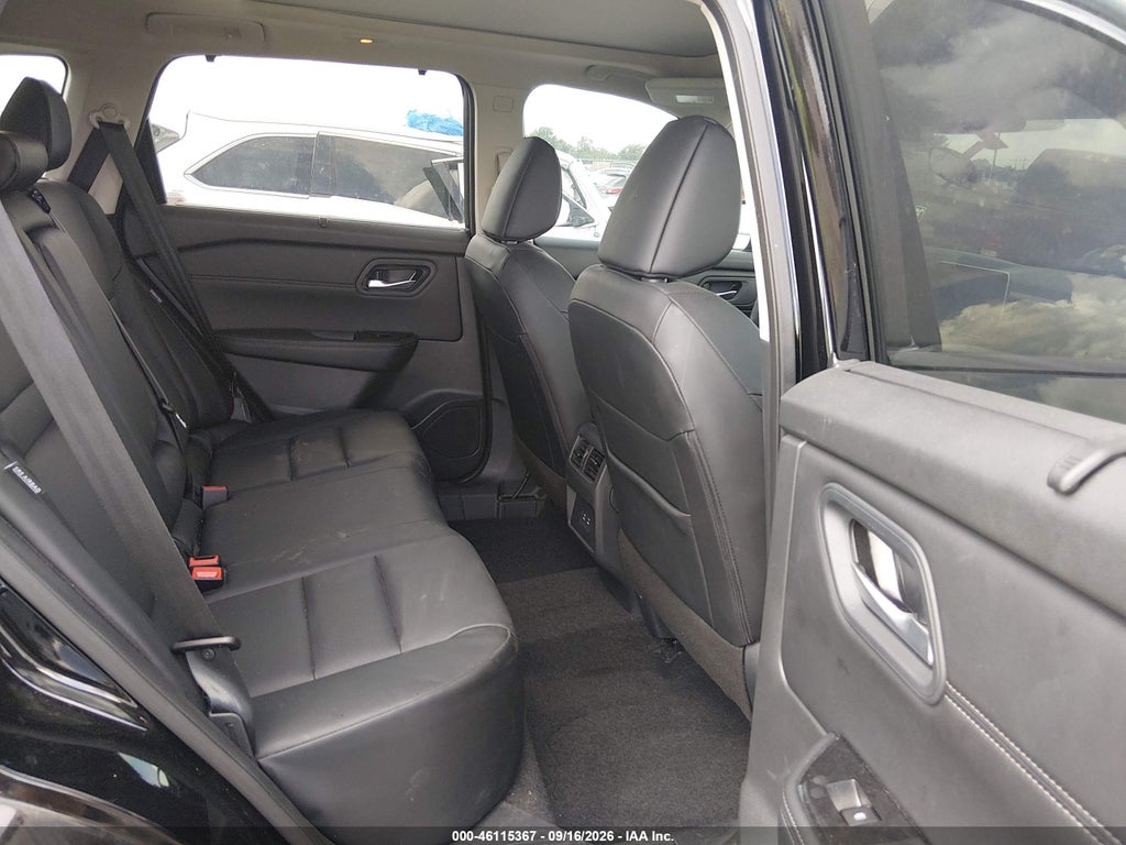 2025 Nissan Rogue SV FWD photo 8
