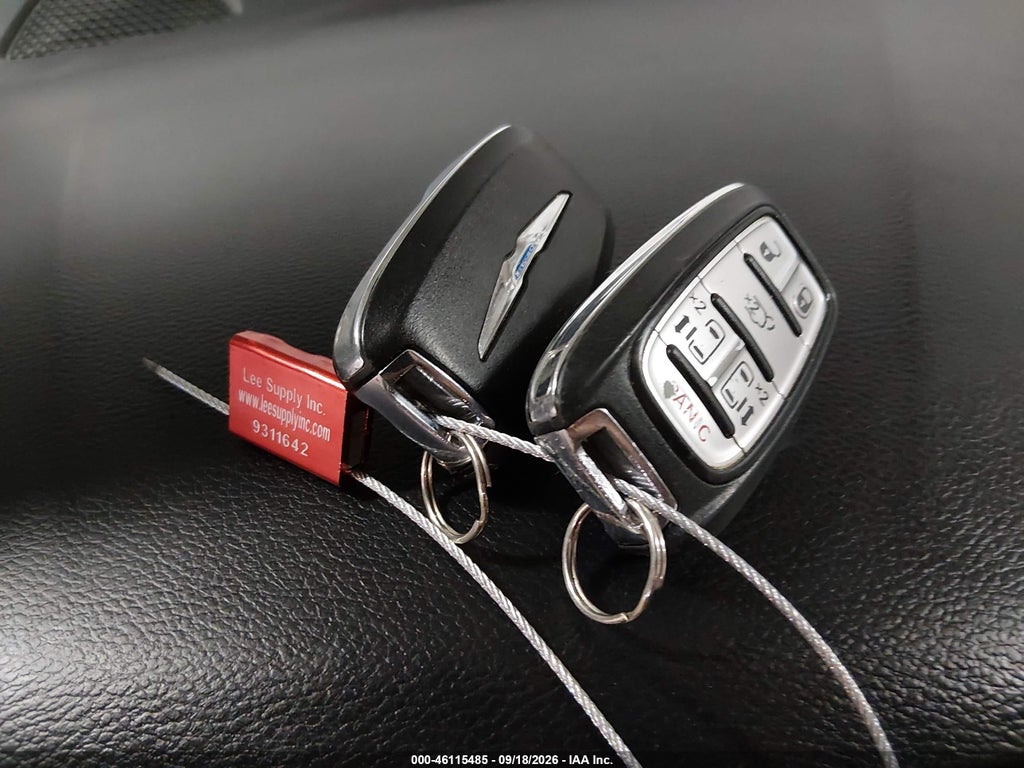 2017 Chrysler Pacifica Touring photo 11