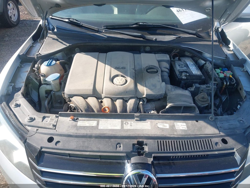 2013 Volkswagen Passat 2.5L SE photo 10