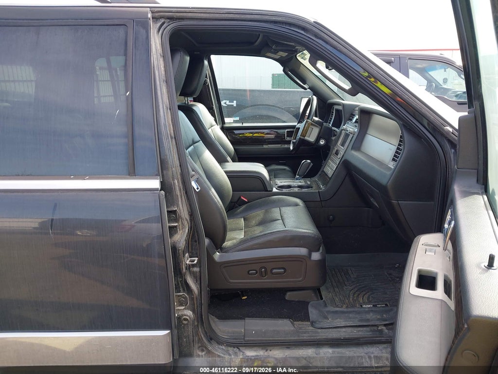 2010 Lincoln Navigator photo 5