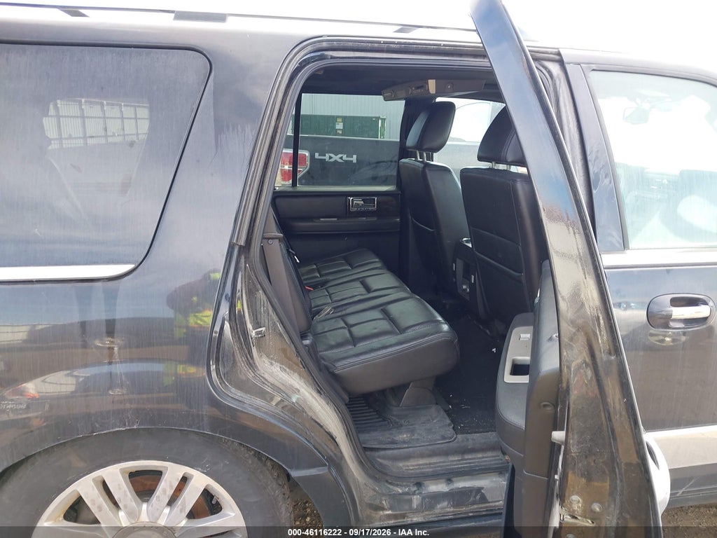 2010 Lincoln Navigator photo 8