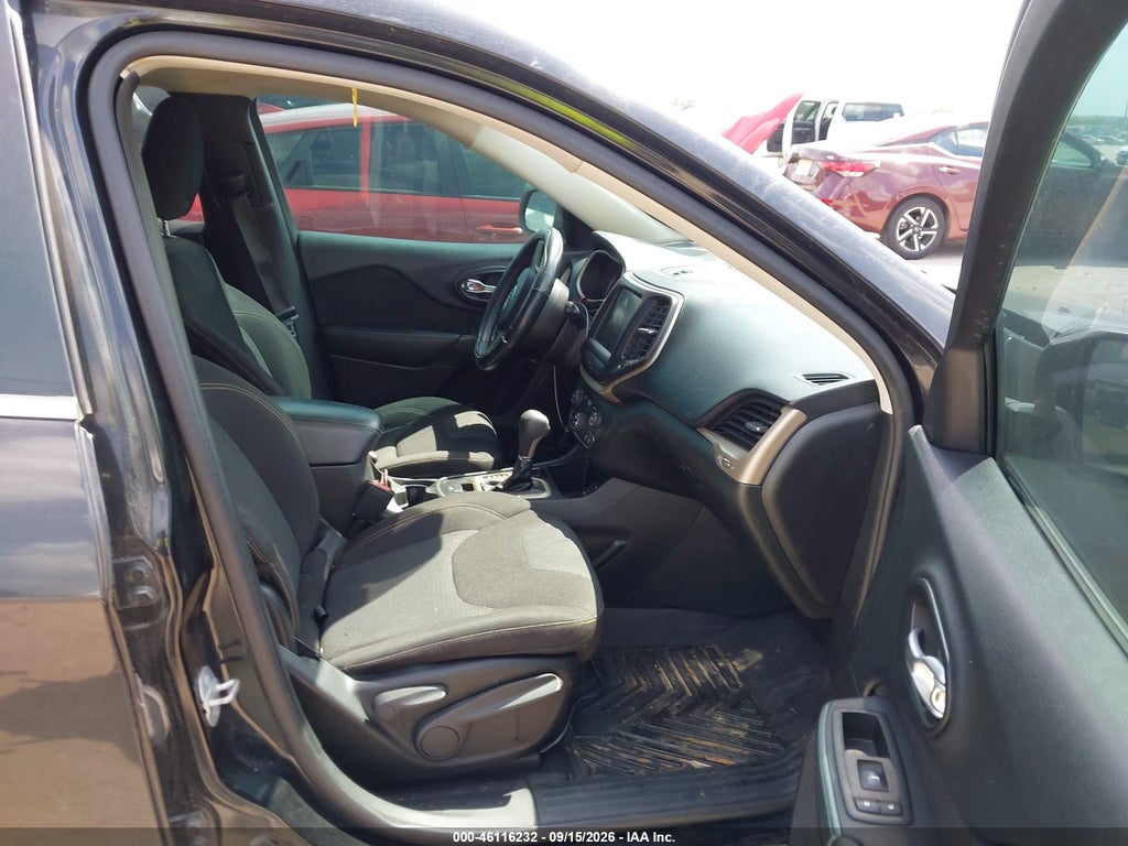 2015 Jeep Cherokee Latitude photo 5