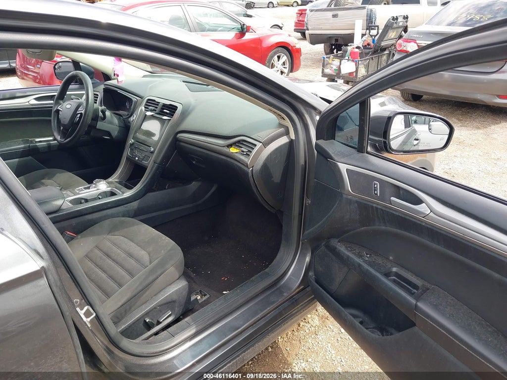 2017 Ford Fusion SE photo 5