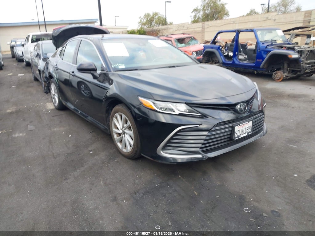 TOYOTA CAMRY 2023