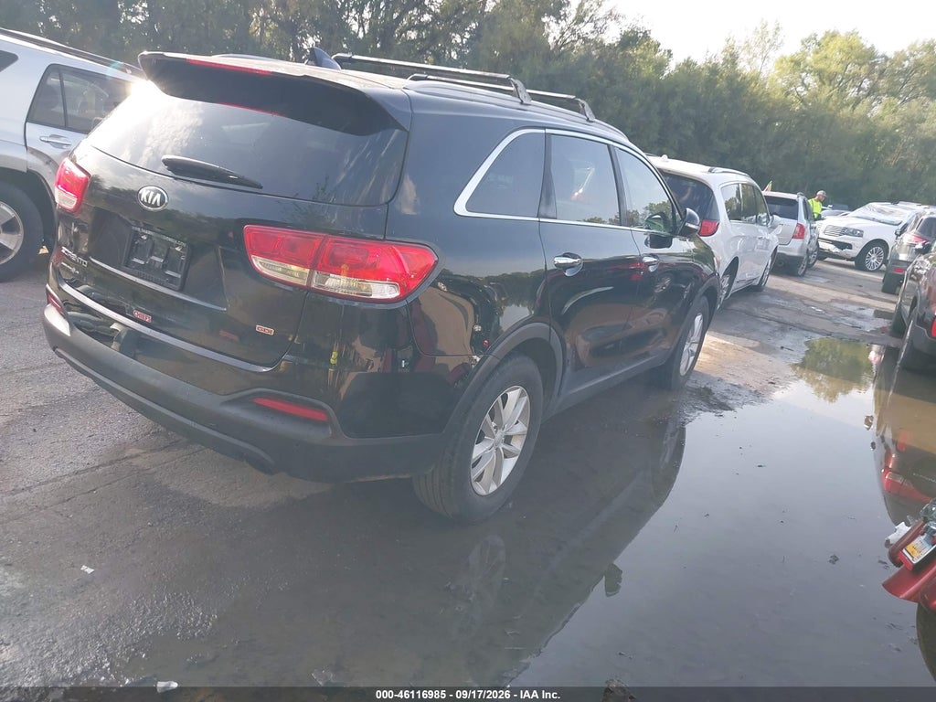 2017 Kia Sorento 2.4L LX photo 4