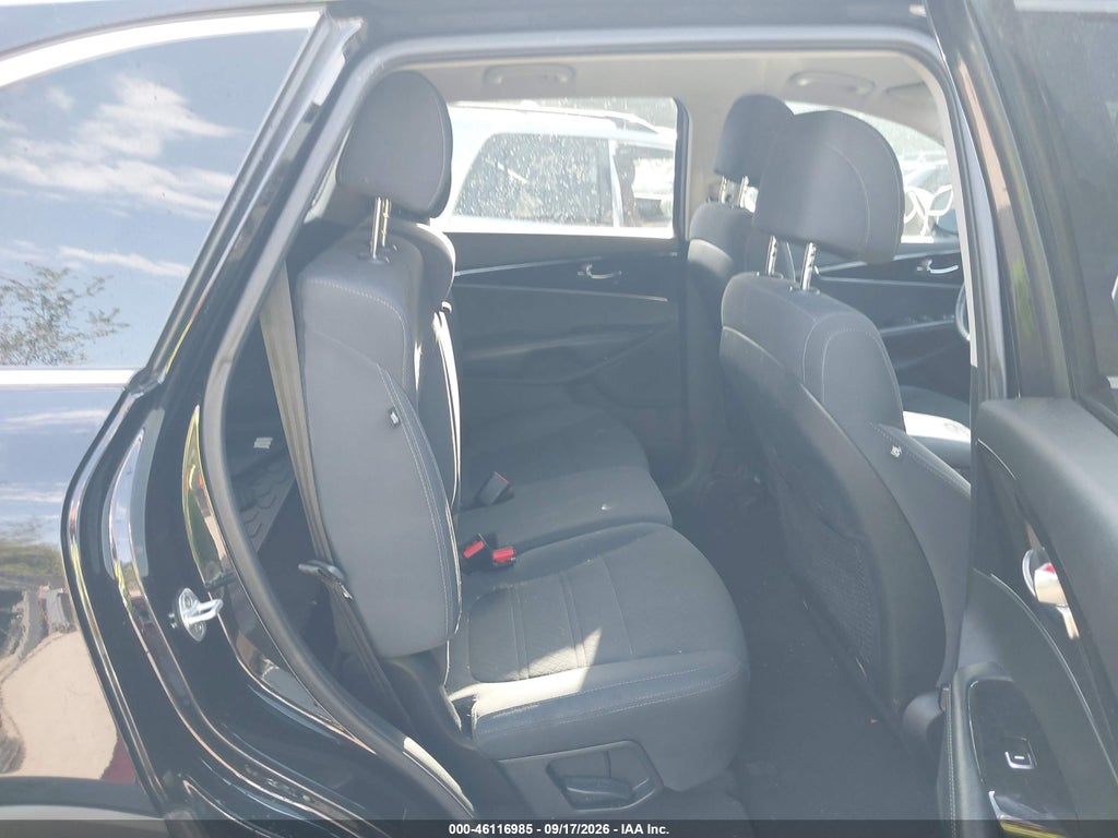 2017 Kia Sorento 2.4L LX photo 8